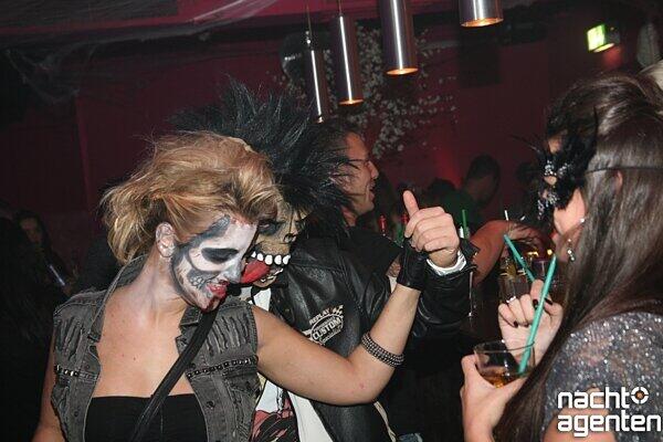 "5 Stunden Krawall" - Halloween-Party in der Spielwiese: Noch mehr Fotos gibt es unter www.nachtagenten.de.