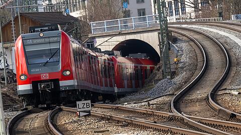 Auf der gesamten Stammstrecke ist von Freitag, 3. Mai (ca. 22.30 Uhr) durchgehend bis Montag, 6. Mai (ca. 4.40 Uhr) kein S-Bahn-Verkehr möglich. (Archivbild)