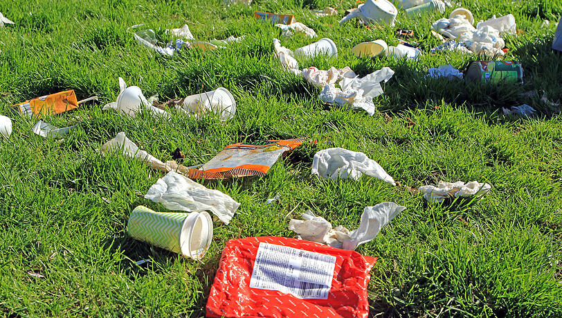 Am Ende bleibt M&uuml;ll: eines der Probleme, die das Wildcampen mit sich bringt.