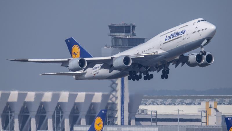 Die Lufthansa hat sich Konzernchef Spohr zufolge auf das mögliche Scheitern des Rettungsplans vorbereitet. Die Lufthansa hat sich Konzernchef Spohr zufolge auf das mögliche Scheitern des Rettungsplans vorbereitet.
