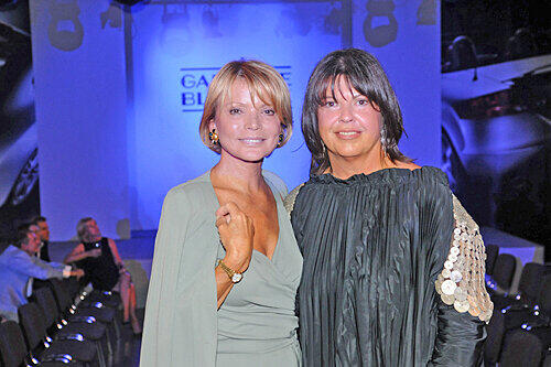 Uschi Glas mit Modedesignerin Gabriele Blachnik.