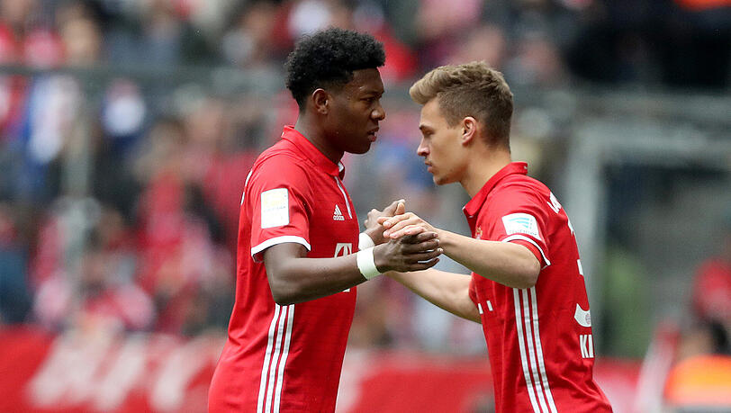 Die defensive Flügelzange des FC Bayern: Linksverteidiger David Alaba (r.) und sein rechter Konterpart Joshua Kimmich. Die defensive Flügelzange des FC Bayern: Linksverteidiger David Alaba (r.) und sein rechter Konterpart Joshua Kimmich.