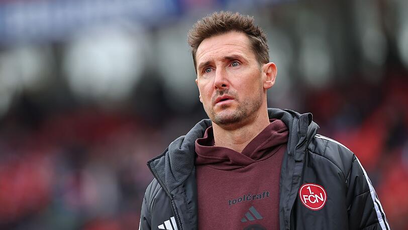 Miroslav Klose stimmt seine Mannschaft ab dem 2. Januar auf die R&uuml;ckrunde ein. (Archivbild)