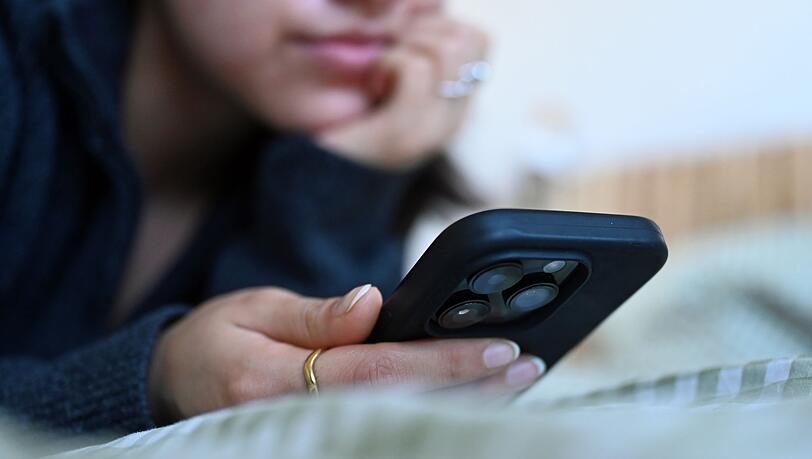 Auch in Gro&szlig;britannien wird &uuml;ber ein Social-Media-Verbot diskutiert. (Archivfoto)