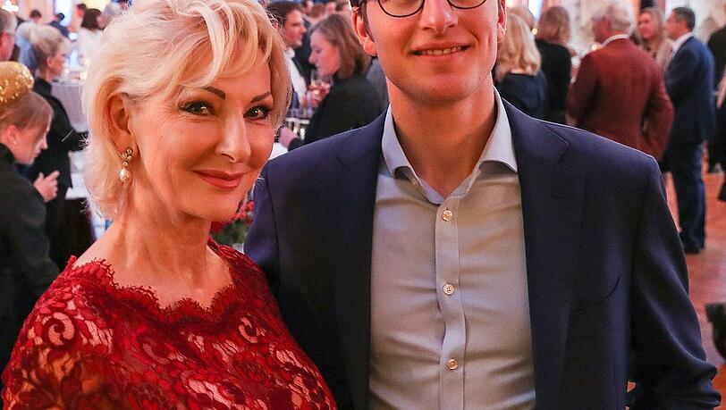 D&eacute;sir&eacute;e Nick mit ihrem Sohn Oscar, der inzwischen die britische Staatsangeh&ouml;rigkeit besitzt.