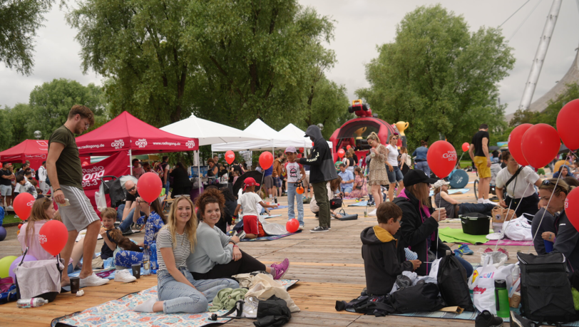 Sommerfeeling und Partystimmung trotz gelegentlichem Regen: Das größte Picknick der Stadt war wieder ein voller Erfolg.