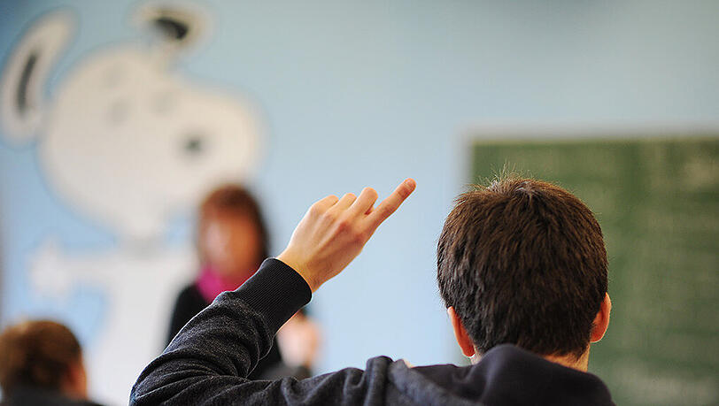 Kommt das Schulfach Alltagswissen? In einer kürzlich veröffentlichten Umfrage hatten 68 Prozent der Befragten die Ansicht vertreten, dass Kinder in der Schule "zu viel unnützes Zeug" lernen. Kommt das Schulfach Alltagswissen? In einer kürzlich veröffentlichten Umfrage hatten 68 Prozent der Befragten die Ansicht vertreten, dass Kinder in der Schule "zu viel unnützes Zeug" lernen.