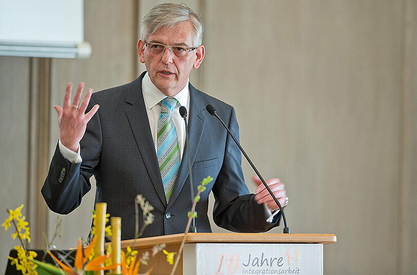 Wir haben den Allzeitrekord eingestellt seit 1993", sagte Manfred Schmidt, der Präsident des Bundesamts für  Migration und Flüchtlinge, in München.