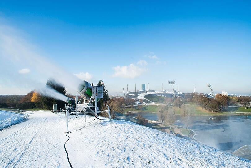Abfahrt in den Schnee: Sporteln auf dem Olympiaberg wird nicht verboten.