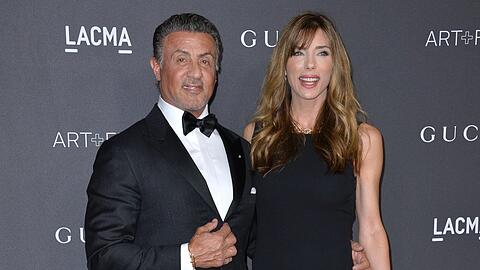 Bei Sylvester Stallone und seiner Frau Jennifer Flavin ist alles wieder in Butter. Das Paar zeigt sich sehr verliebt im Italien-Urlaub.