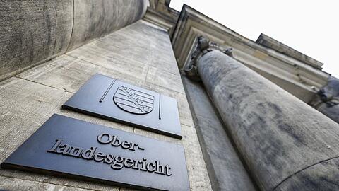 Vor dem OLG Dresden beginnt im November die Hauptverhandlung gegen die Ehefrau des verurteilten NSU-Unterstützers André E..(Archivbild)