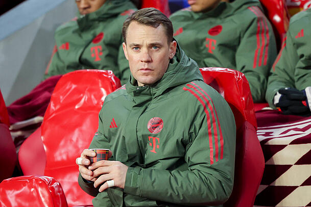 In Eindhoven auf der Bank: Manuel Neuer.