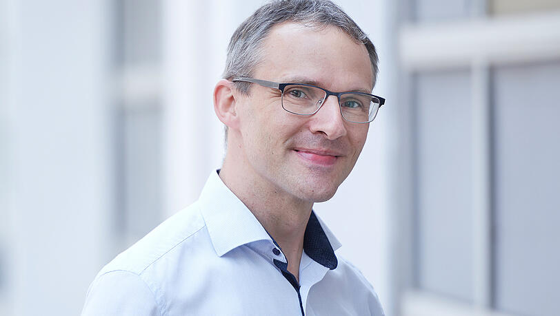 Kennt sich aus mit Hausnotrufen: Johann Aigner von den Johannitern.