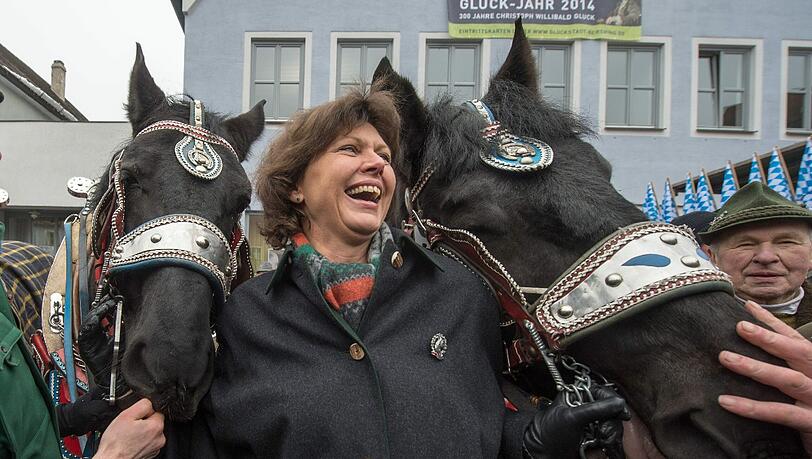 Ilse Aigner auf dem Berchinger Rossmarkt. Ilse Aigner auf dem Berchinger Rossmarkt.