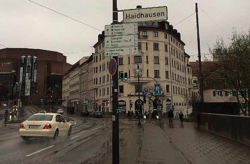 Zu Fuß können Interessierte Haidhausen erkunden (Archivbild).