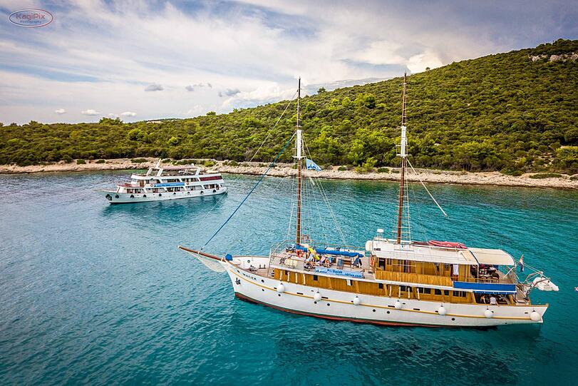 Kreuzfahrten von I.D. Riva Tours setzen an Bord von Motorseglern und Motoryachten auf kleine Gruppen und persönlichen Kontakt.