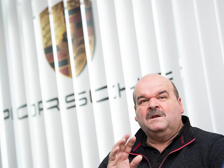 Werner Weresch, Betriebsratschef bei Porsche, fordert zehn Jahre Beschäftigungssicherung in Stuttgart.