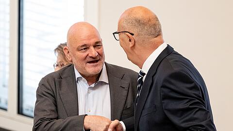 Die SPD/BSW-Koalition mit Ministerpräsident Dietmar Woidke (SPD) und Vize-Regierungschef Robert Crumbach (BSW) berät über zwei in der BSW-Fraktion umstrittene Medienstaatsverträge (Archivbild).