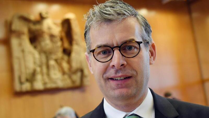 Kai H. Warnecke, Präsident des Eigentümerverbandes Haus & Grund, Anfang 2018 im Bundesverfassungsgericht in Kartlsruhe. Kai H. Warnecke, Präsident des Eigentümerverbandes Haus & Grund, Anfang 2018 im Bundesverfassungsgericht in Kartlsruhe.