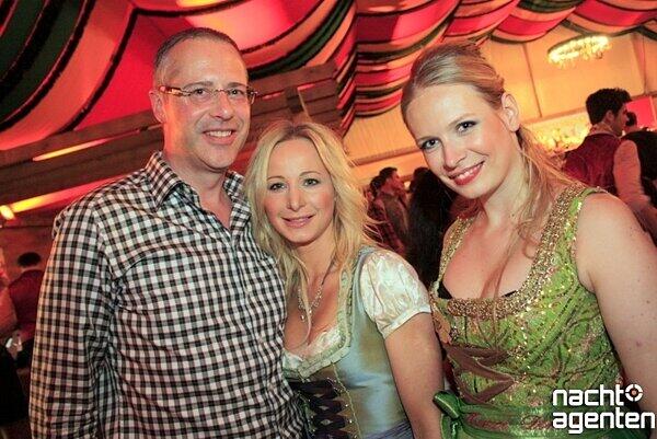 Dirndl, Lederhosen und viel Spaß: Die Party "Tracht und Pracht" am Samstag im Hippodrom auf der Theresienwiese. Mehr Bilder unter: www.nachtagenten.de.