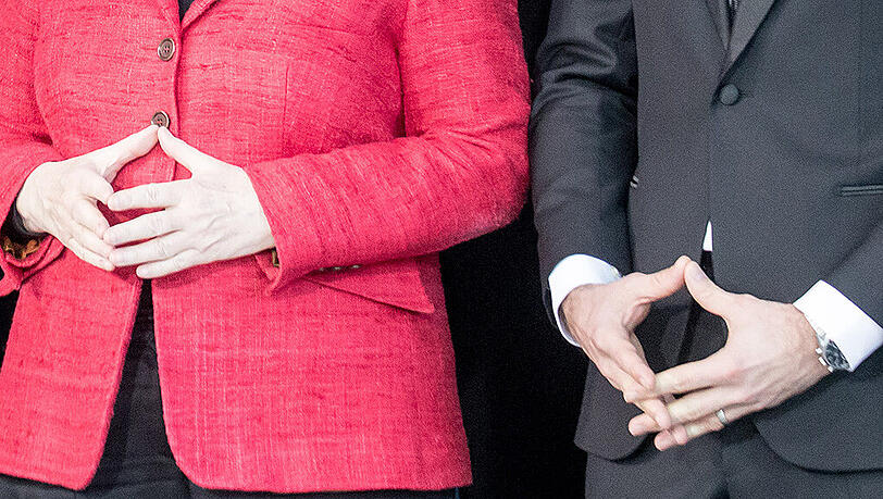 Das sei ein toller Erfolg in Polen gewesen, sagte Merkel am Mittwoch im Kanzleramt. Sie dankte den Spielern und Bundestrainer Dagur Sigurdsson für "Teamgeist und Nervenstärke". Das sei ein toller Erfolg in Polen gewesen, sagte Merkel am Mittwoch im Kanzleramt. Sie dankte den Spielern und Bundestrainer Dagur Sigurdsson für "Teamgeist und Nervenstärke".