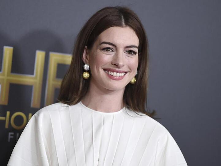 Anne Hathaway schickt "eine Extraportion Liebe".