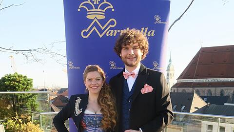 Sie wollen auch in schwierigen Zeiten viel Freude bringen: das frisch gekürte Narrhalla-Faschingsprinzenpaar 2021: Prinz Berni I. und Prinzessin Margarethe I