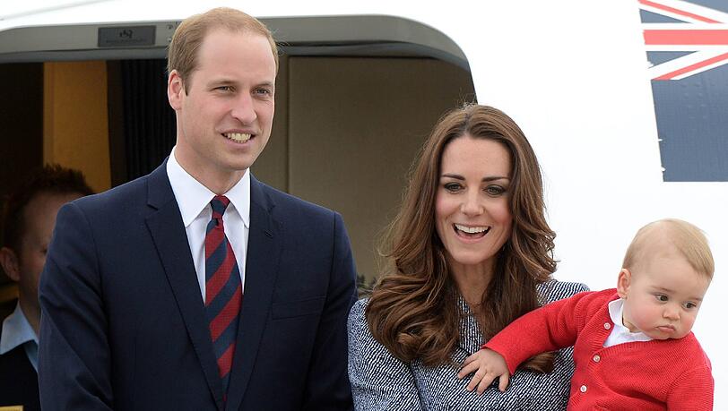 William und Kate freuen sich auf ein Geschwisterchen für den kleinen Prinz George. Allerdings erlebt die Herzogin Ähnliches wie bei ihrer ersten Schwangerschaft. William und Kate freuen sich auf ein Geschwisterchen für den kleinen Prinz George. Allerdings erlebt die Herzogin Ähnliches wie bei ihrer ersten Schwangerschaft.