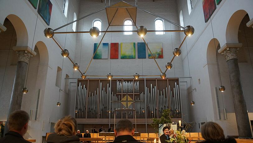 Rund 60 Gäste hatten sich in der St.-Bonifaz-Kirche versammelt. Rund 60 Gäste hatten sich in der St.-Bonifaz-Kirche versammelt.