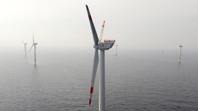 Versuchs-Offshore-Windpark "Alpha Ventus" vor der ostfriesischen Insel Borkum in der Nordsee. Versuchs-Offshore-Windpark "Alpha Ventus" vor der ostfriesischen Insel Borkum in der Nordsee.