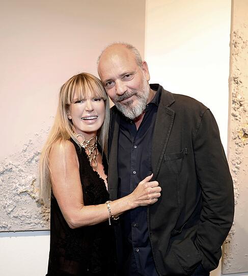 Casha Kellermann und Oliver Mielke: Ausstellungseröffnung von Künstlerin Casha Kellermann in der Galerie Art Signé.