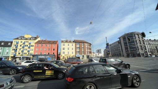 Die Studie zur verkehrlichen Neuordnung der Tegernseer Landstraße ist die Grundlage für eine städtebauliche Umgestaltung der Straße. Die Studie zur verkehrlichen Neuordnung der Tegernseer Landstraße ist die Grundlage für eine städtebauliche Umgestaltung der Straße.