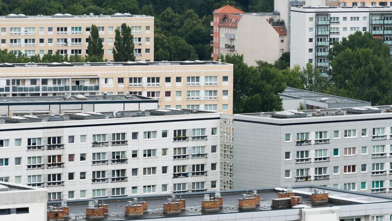 Mehrere Wohnblöcke sind zu sehen. Foto: Lukas Schulze/Archiv Mehrere Wohnblöcke sind zu sehen. Foto: Lukas Schulze/Archiv