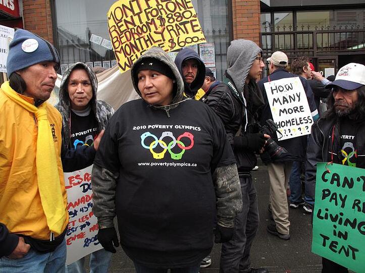 Obdachlose und Olympia-Gegner protestieren in Vancouver gegen die Spiele.