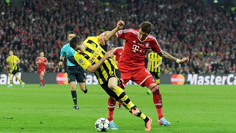 Robert Lewandowski gegen Mario Mandzukic: bald auch ein Zweikampf um einen Stammplatz beim FC Bayern? Robert Lewandowski gegen Mario Mandzukic: bald auch ein Zweikampf um einen Stammplatz beim FC Bayern?
