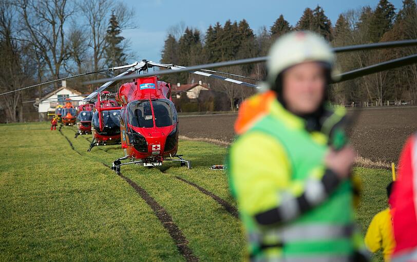 Einsatz der Rettungskräfte nach dem Zugunglück in Bad Aibling.
