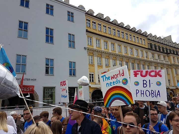 Die Bilder vom CSD auf dem Marienplatz und der Parade.