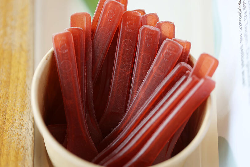Die Eislöffel können sogar über den Kompost entsorgt werden.