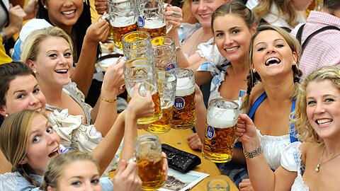 Neben dem Bierpreis Jahr für Jahr immer wieder heiß diskutiert: Die Lieder, die beim Oktoberfest gespielt werden. (Archivbild)