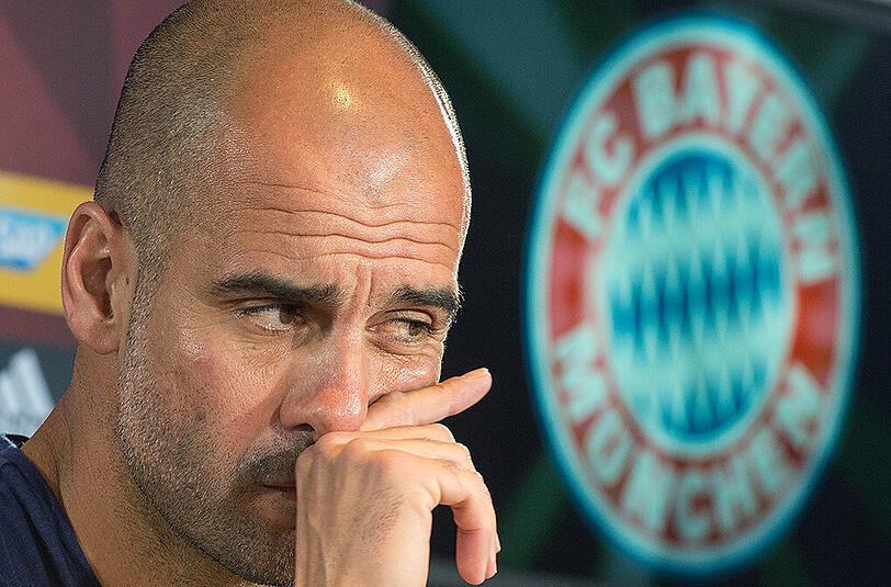 Pep Guardiola während der Pressekonferenz in München.