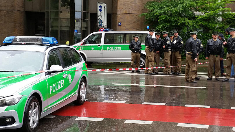 Die abgesperrte Kapuzinerstraße am Tag der Tat.