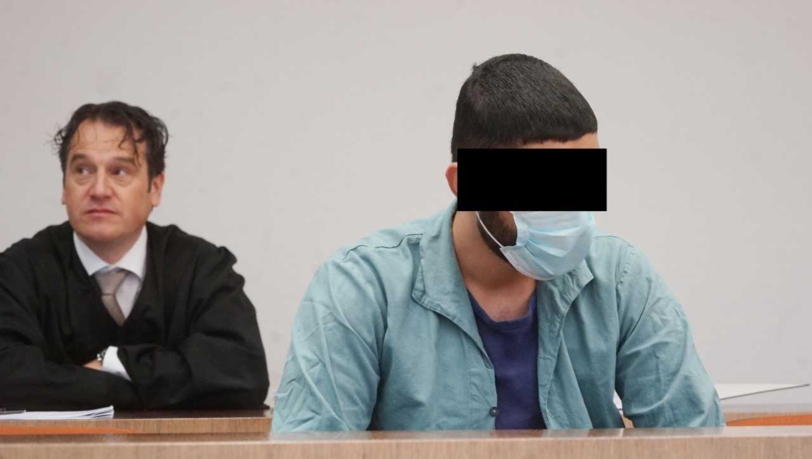 Der Angeklagte mit seinem Anwalt Stefan Korn. Der Angeklagte mit seinem Anwalt Stefan Korn.