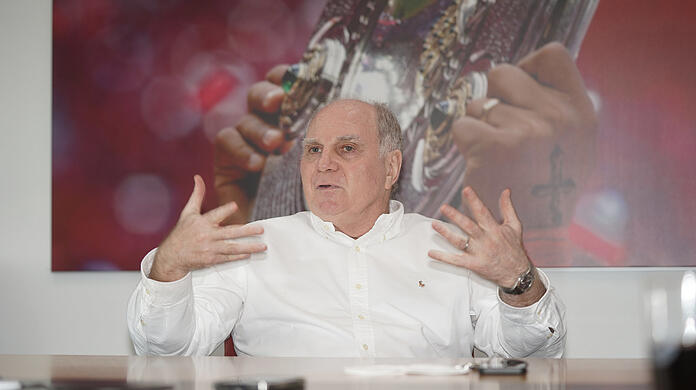 "Grundsätzlich ist es beim FC Bayern wichtig, dass man hin und wieder polarisiert", sagt Uli Hoeneß zu seinem 70. Geburtstag an die Adresse seiner Nachfolger um Vorstandschef Oliver Kahn.