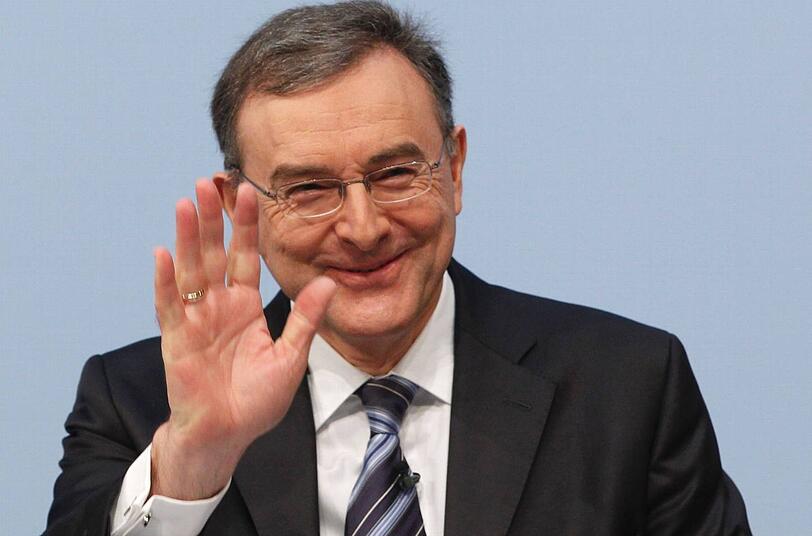 Nummer 8: 2011 verdiente BMW-Chef Norbert Reithofer 6,134 Millionen Euro. BMW ist weiter in der Erfolgsspur. Die Münchnerverkauften im Januar 2013 gegen den Trend in Europa sieben Prozent mehr Autos. Die Angaben für 2011 sind nach Berechnungen des "Manager Magazin" inklusive sogenannter langfristiger Vergütungsbestandteile.