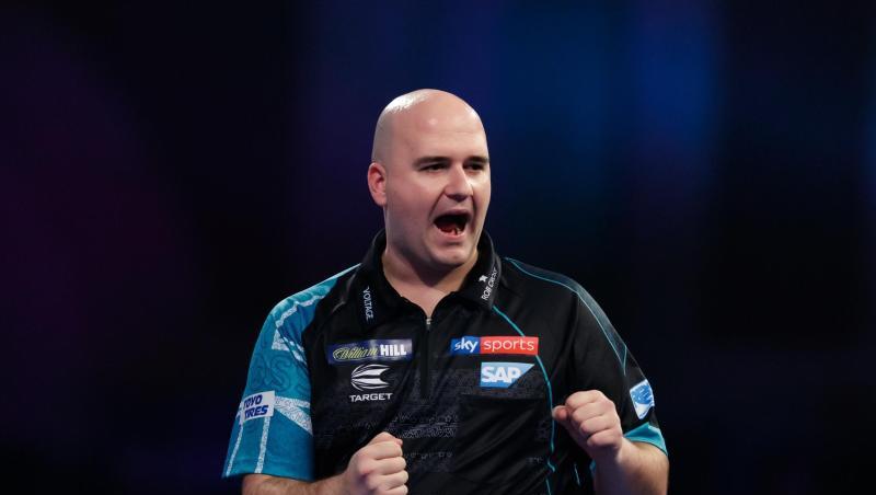 Steht in London im Achtelfinale: Rob Cross. Steht in London im Achtelfinale: Rob Cross.