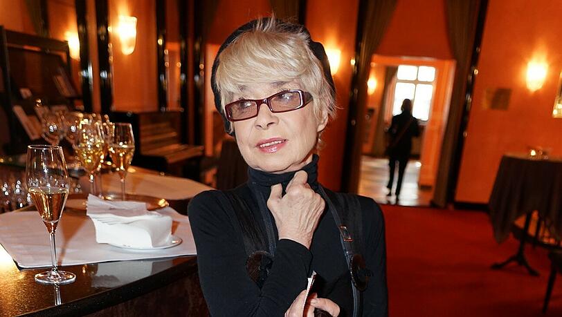 Tränenüberströmt: Ingrid Steeger. Tränenüberströmt: Ingrid Steeger.