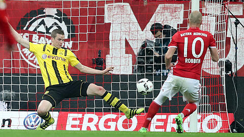 Für den Dortmunder Sven Bender war es das erste Pokalspiel in dieser Saison, seine spektakuläre Rettung nach dem Schuss des freistehenden Bayern-Profis Arjen Robben gehörte zu den meistdiskutierten Situationen der Partie.