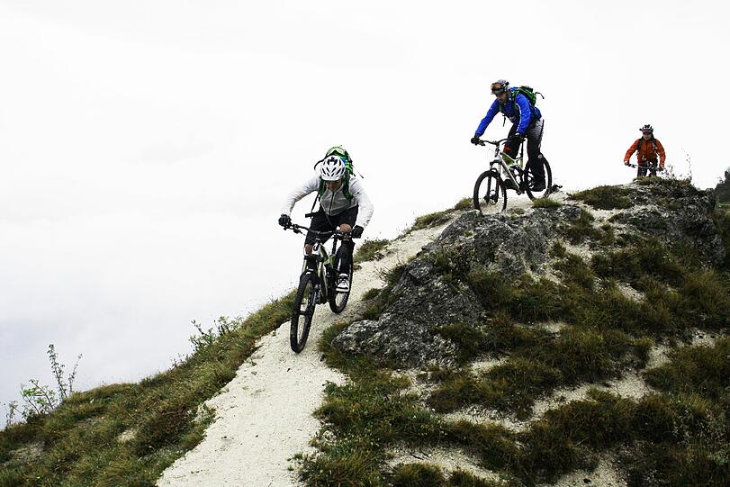 Auf den Bikes (von vorne nach hinten): Florian von Stuckrad, Patrick Schütz und Hendrik Schnüttgen