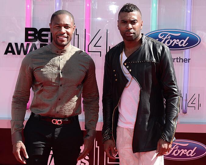 Die Sänger Tank (L) and Ginuwine bei den Black Entertainment Television Awards in Los Angeles.