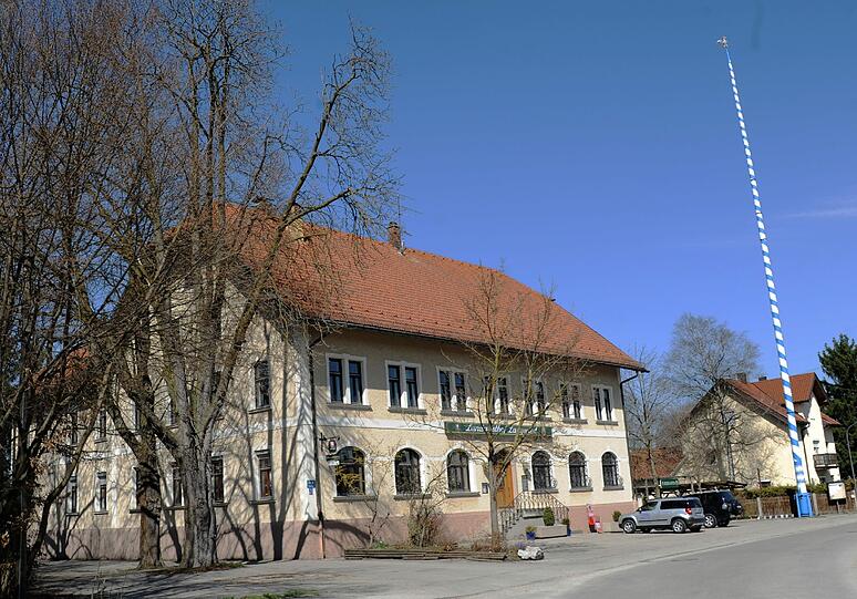 In der Berglwiesenstraße in Langwied schaut es bald nicht mehr so idyllisch aus.